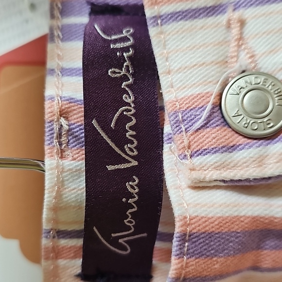 Gloria Vanderbilt Purple and Cream Striped Fabric Capri - Picture 5 of 12